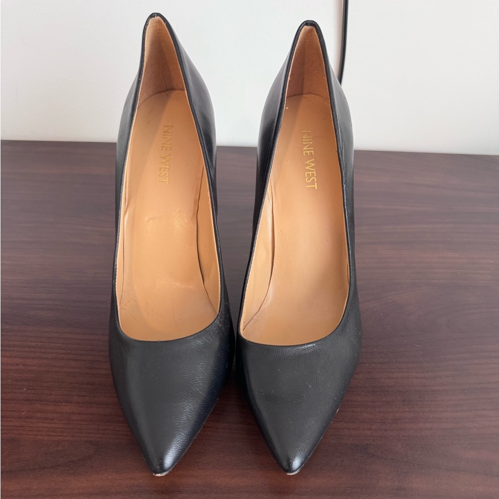 Nine West Black Pointed-Toe Leather Pumps